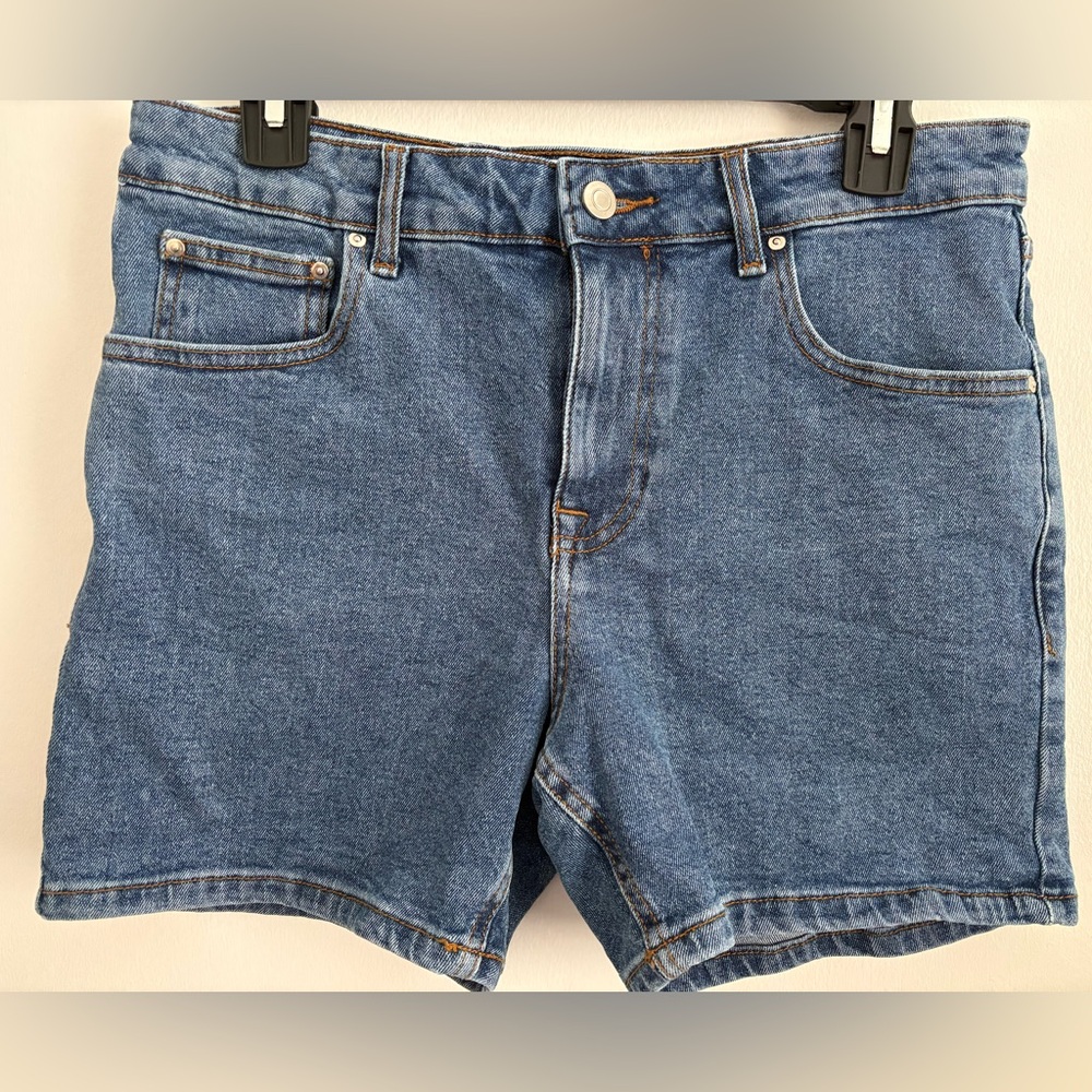 32” women ASOS Blue Jean Shorts